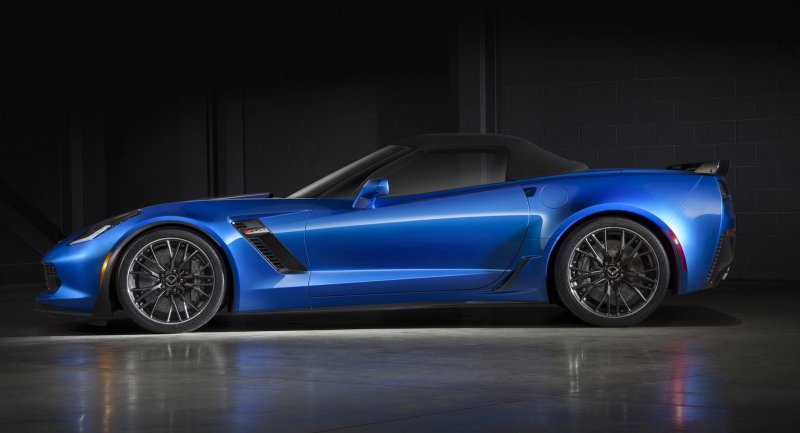 Chevrolet представил Corvette Z06 Convertible 2015