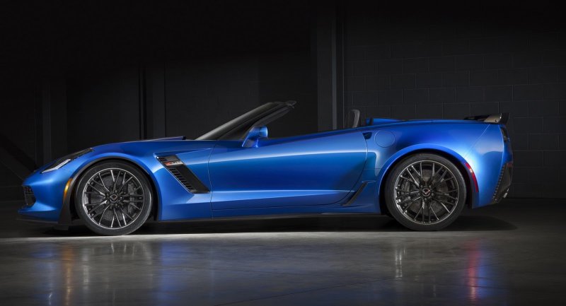 Chevrolet представил Corvette Z06 Convertible 2015