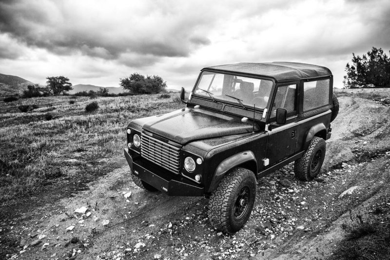 Icon оснастил Land Rover Defender 90 6,2-литровым двигателем LS3