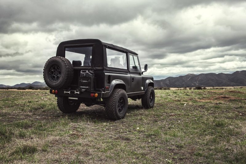 Icon оснастил Land Rover Defender 90 6,2-литровым двигателем LS3