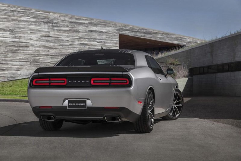 Dodge представил рестайлинговый Challenger