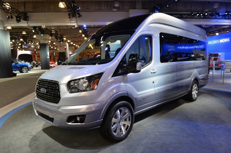 Нью-Йорк 2014: Ford Transit Skyliner Concept