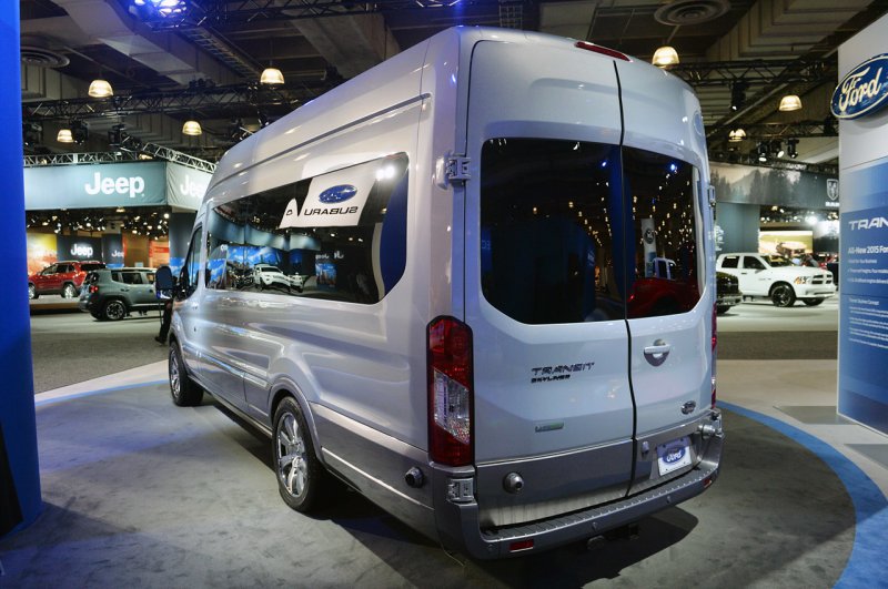 Нью-Йорк 2014: Ford Transit Skyliner Concept