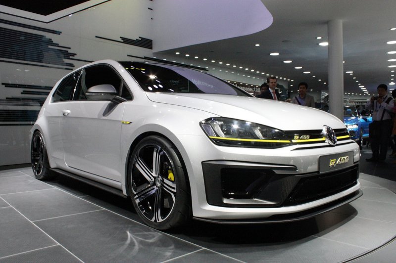 Пекин 2014: Volkswagen показал 400-сильный Golf R 400 Concept