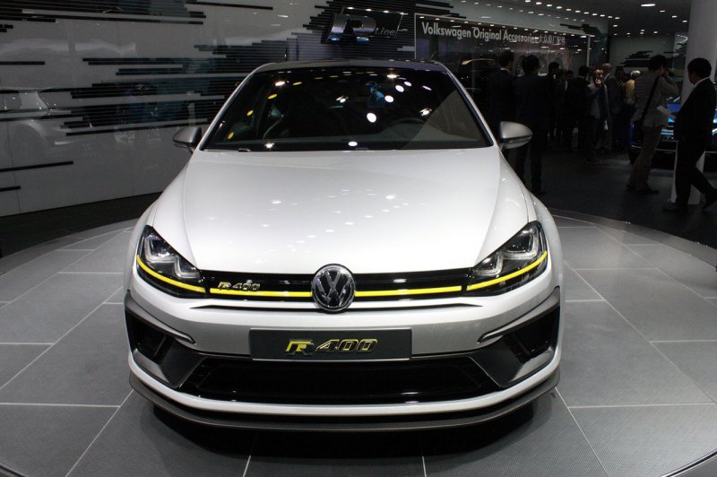 Пекин 2014: Volkswagen показал 400-сильный Golf R 400 Concept