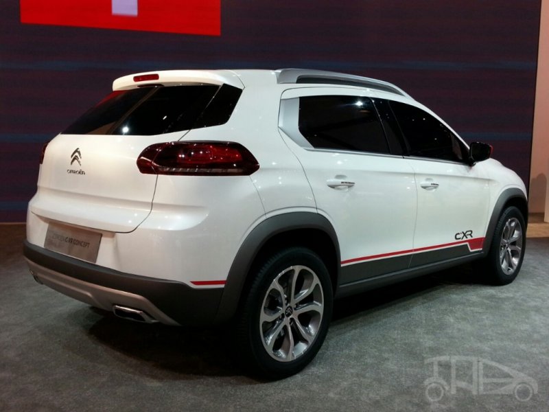 Пекин 2014: Citroen представил прототип будущего кроссовера C-XR