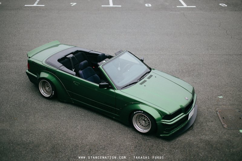 BMW 3-Series (E36) в широком обвесе Liberty Walk