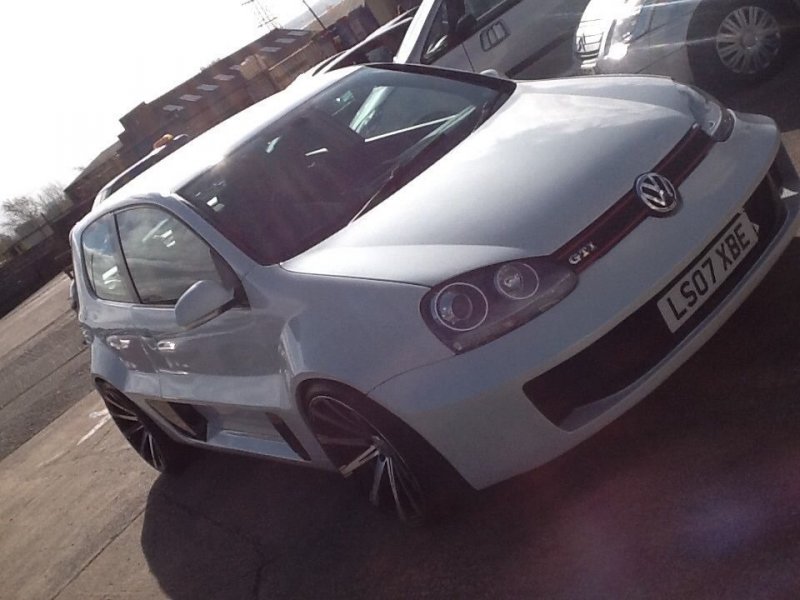 Реплика Volkswagen Golf GTI W12 продается за 11 400$