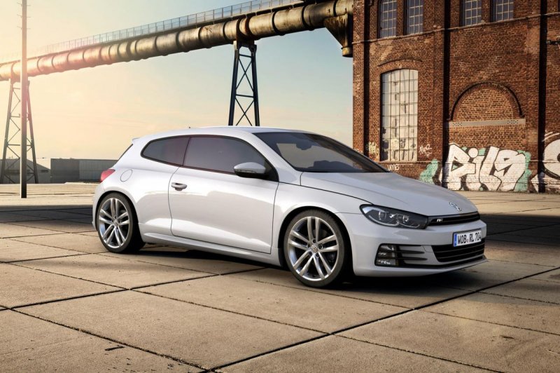 Volkswagen Golf Variant и Scirocco получили спорт-пакеты R-Line