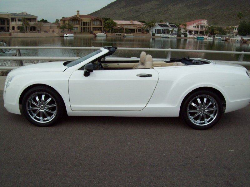 Chrysler Sebring стилизовали под Bentley Continental GTC