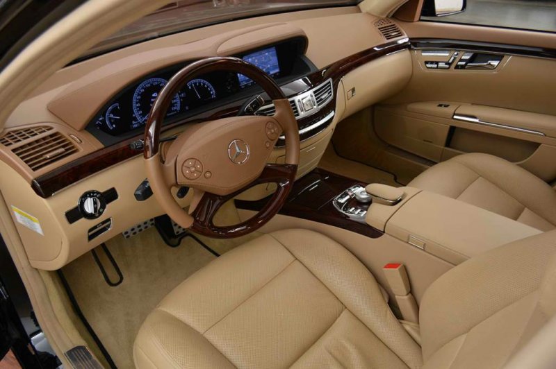 Mercedes-Benz S550 (W221) в обвесе Brabus от Eurocar