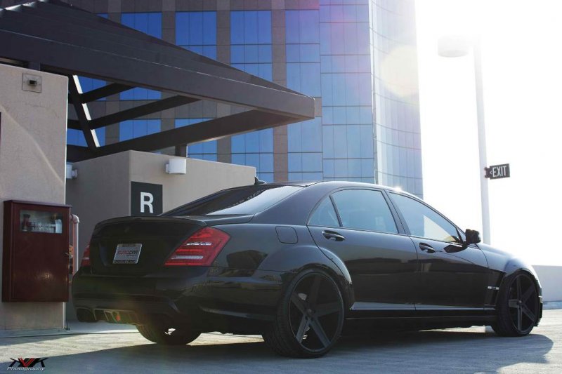 Mercedes-Benz S550 (W221) в обвесе Brabus от Eurocar