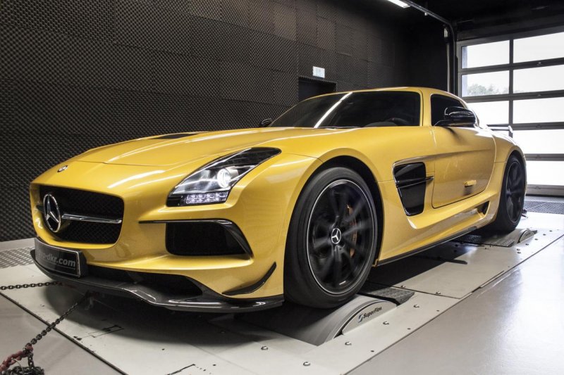 Mcchip-dkr добавил лошадей Mercedes-Benz SLS AMG Black Series 