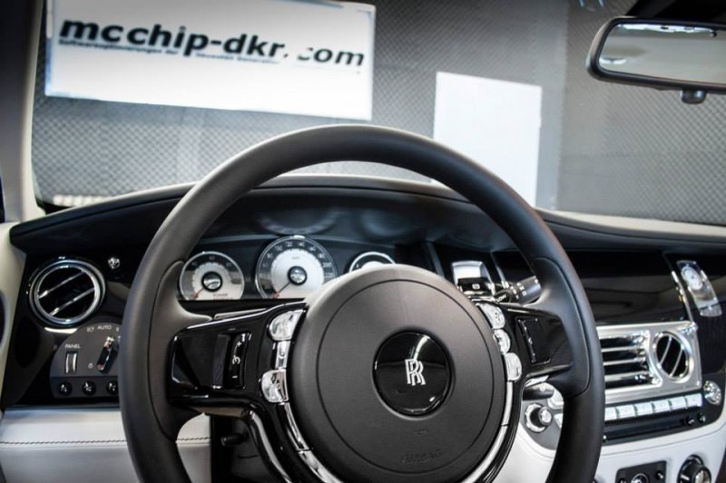 Mcchip-dkr увеличил мощность Rolls-Royce Wraith до 700 л. с.