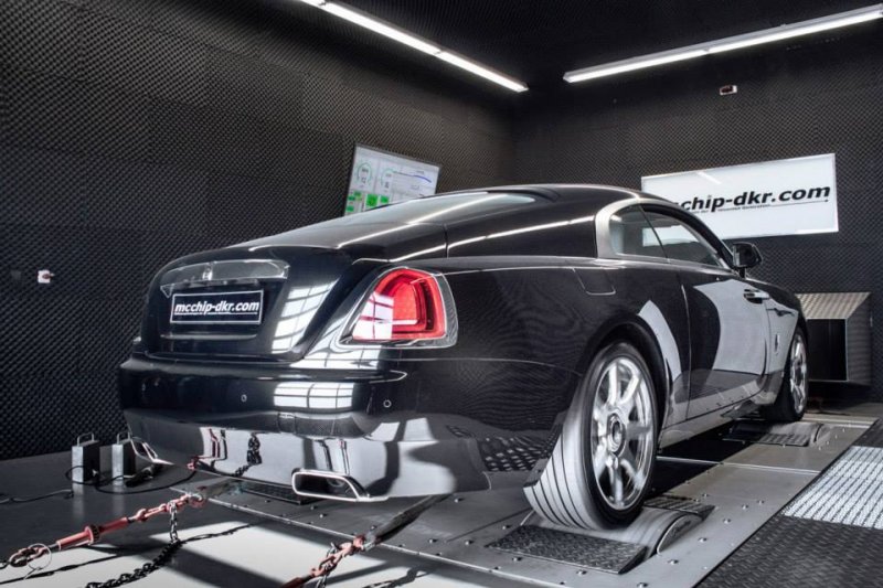 Mcchip-dkr увеличил мощность Rolls-Royce Wraith до 700 л. с.