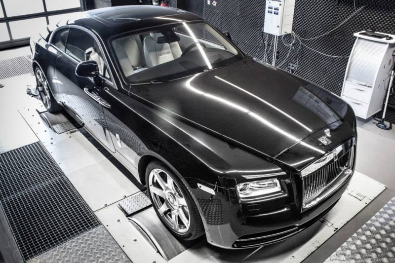 Mcchip-dkr увеличил мощность Rolls-Royce Wraith до 700 л. с.