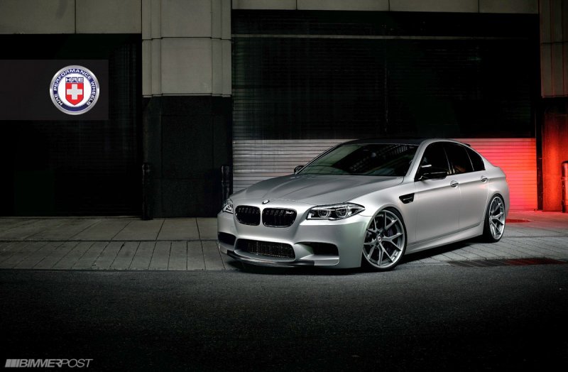 Доработанный BMW M5 (F10) на дисках HRE Wheels