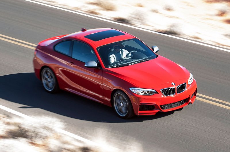 Компания BMW представила полноприводный M235i xDrive Coupe