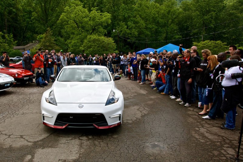 Nissan официально рассекретил спорткар 370Z Nismo 2015