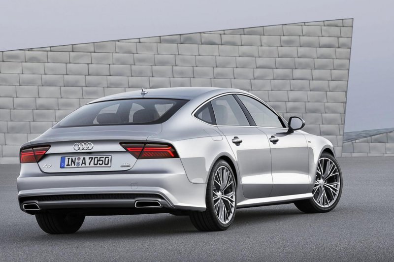 Audi представила рестайлинговый хэтчбек A7 Sportback