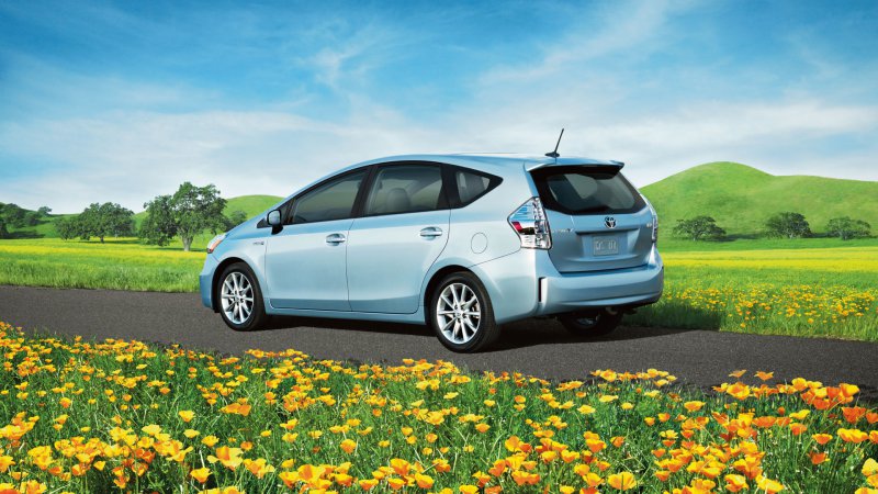 Тест-драйв Toyota Prius V (2014)