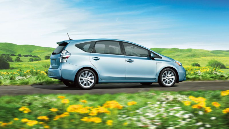 Тест-драйв Toyota Prius V (2014)