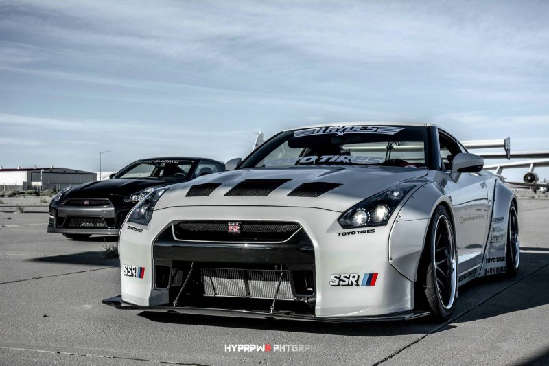 Nissan GT-R в обвесе Liberty Walk