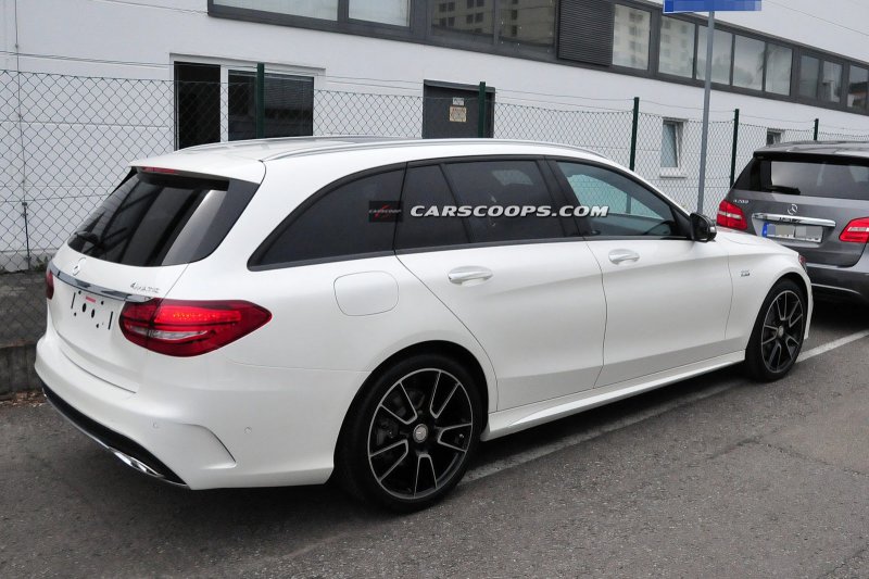 В сеть попали снимки Mercedes-Benz C450 AMG Sport