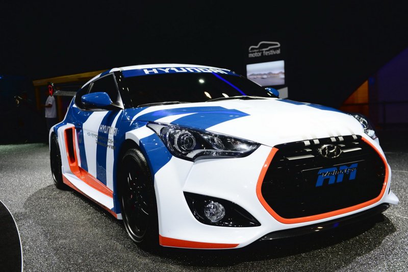 Hyundai представил среднемоторный хэтчбек Veloster RM 