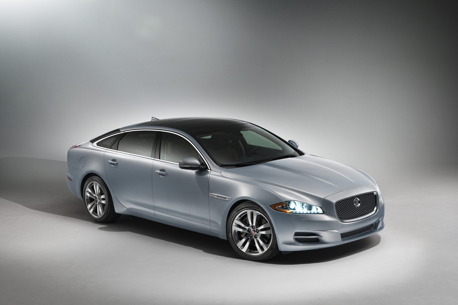 Тест-драйв Jaguar XJ (2014)