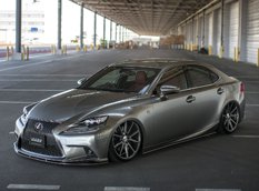 Lexus IS350 F Sport в обвесе Lexon на дисках Vossen