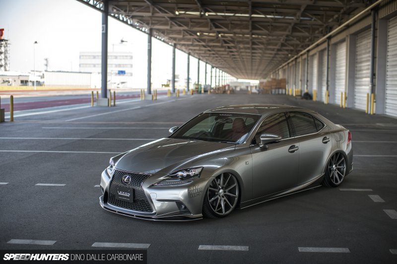 Lexus IS350 F Sport в обвесе Lexon на дисках Vossen