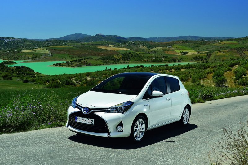 Тест-драйв Toyota Yaris (2015)