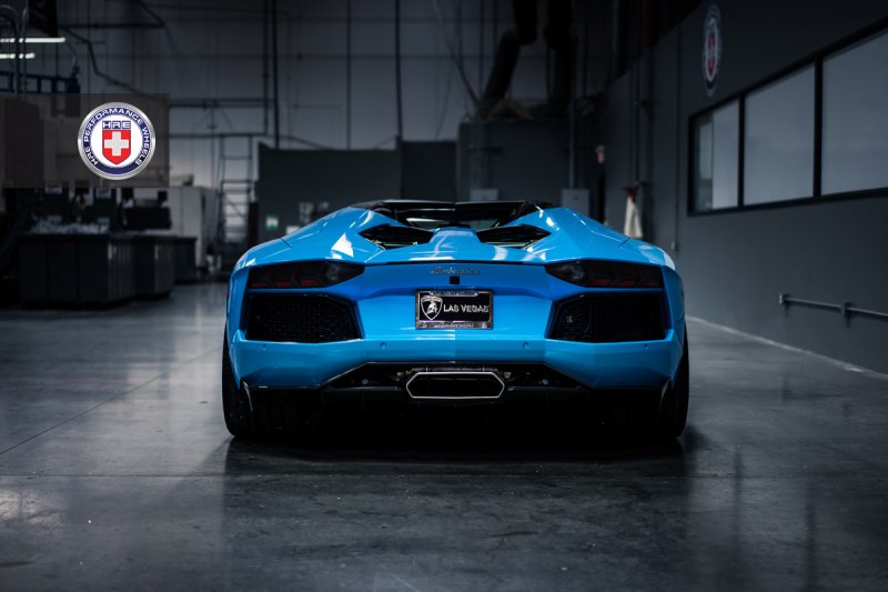 Lamborghini Aventador Roadster на дисках HRE Wheels