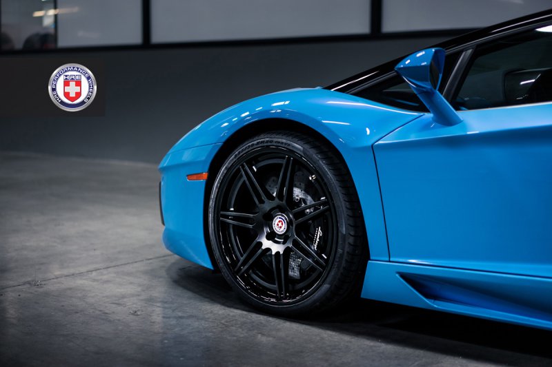 Lamborghini Aventador Roadster на дисках HRE Wheels