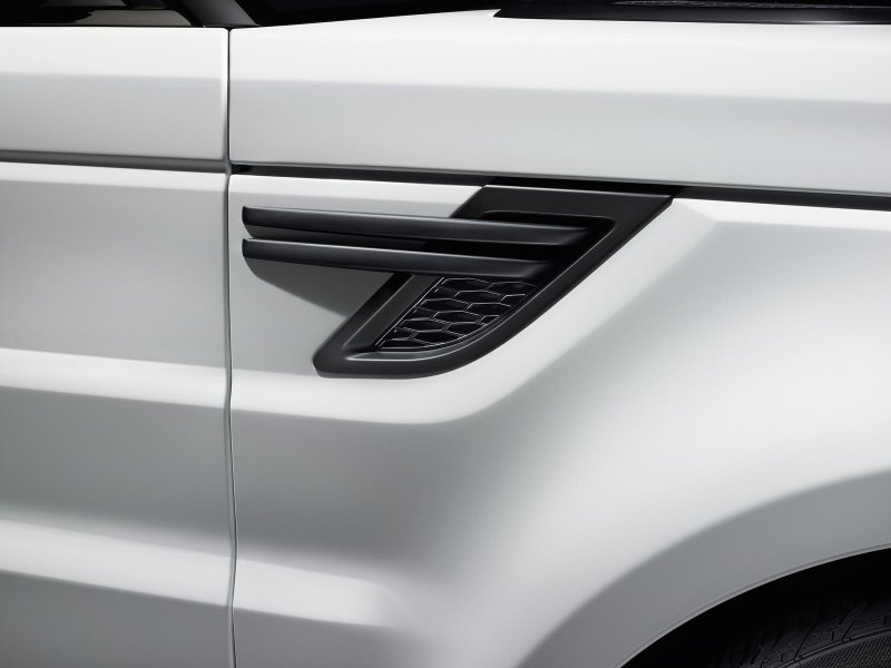 Range Rover Sport получил опциональный пакет Stealth Pack