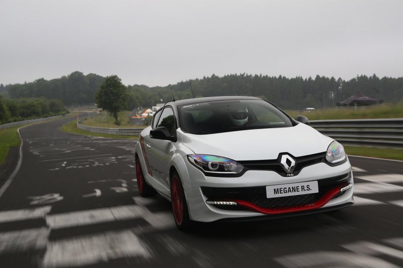 Renault Megane RS 275 Trophy-R установил рекорд Нюрбургринга