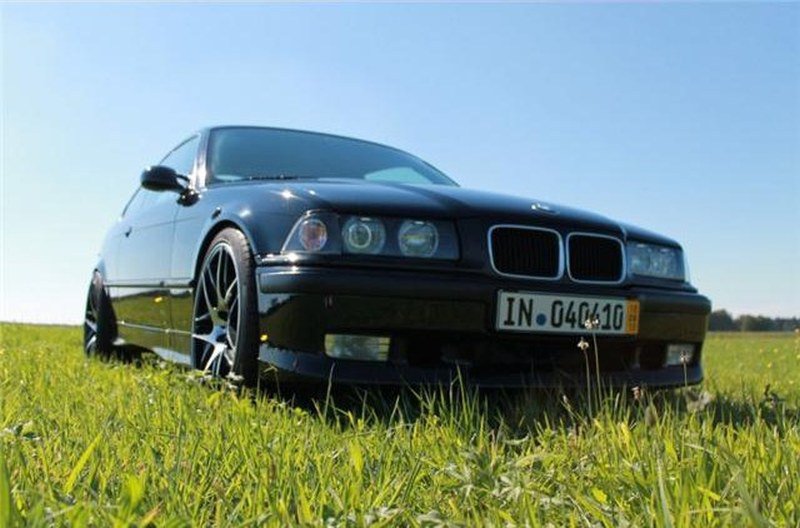 BMW M3 (E36) с 5,6-литровым двигателем V12 продают за 164 500€
