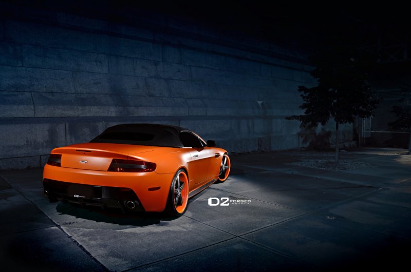 Aston Martin V8 Vantage Roadster на дисках D2Forged