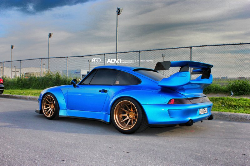 Porsche 911 Turbo (993) RWB на дисках ADV.1 Wheels