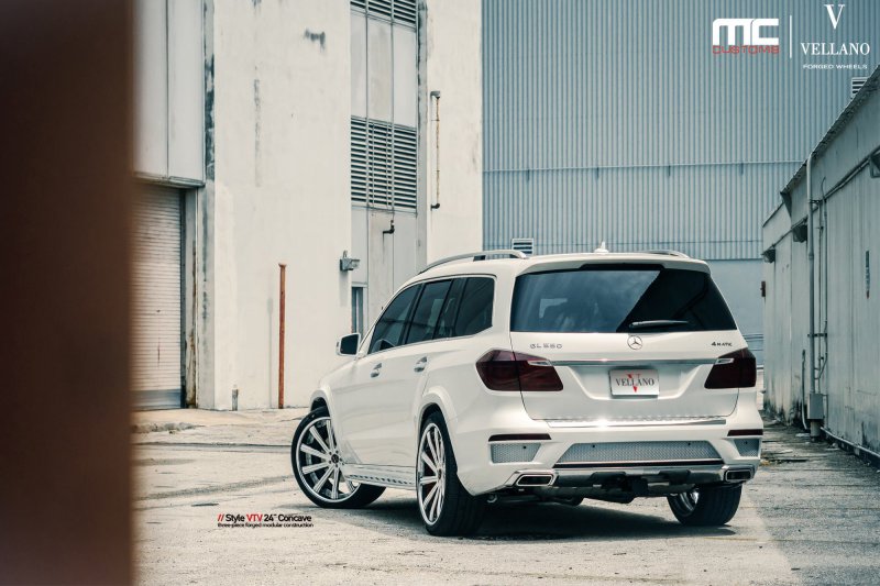 Mercedes-Benz GL550 в настройке MC Customs