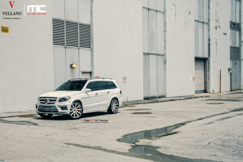 Mercedes-Benz GL550 в настройке MC Customs