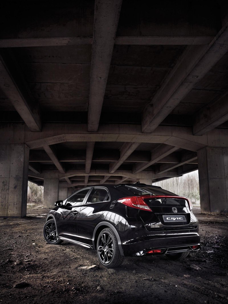 Для рынка Британии выпустили спецверсию Honda Civic Black Edition