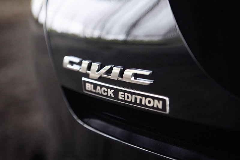 Для рынка Британии выпустили спецверсию Honda Civic Black Edition
