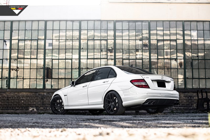 Mercedes-Benz C63 AMG на дисках Vorsteiner V-FF 101