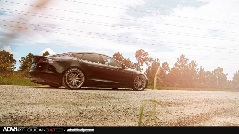 Tesla Model S на дисках ADV.1 Wheels от Wheels Boutique