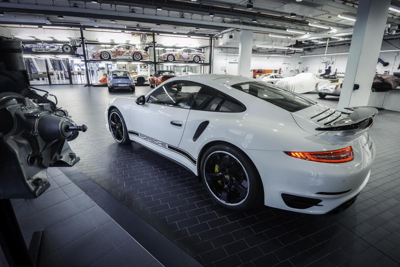 Porsche Exclusive представил 911 Turbo S GB Edition