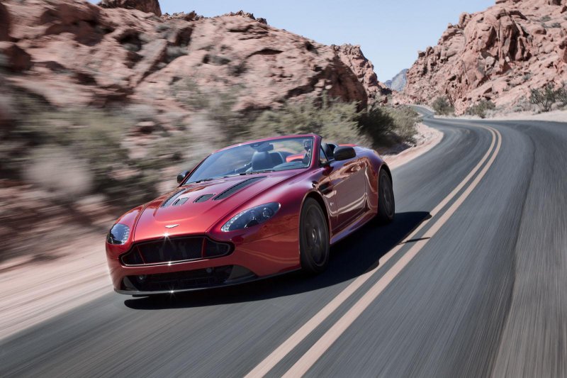 Aston Martin показал самый быстрый родстер V12 Vantage S Roadster