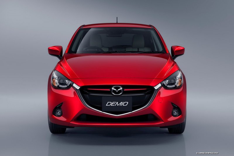 Компактный хэтчбек Mazda2 сменил поколение