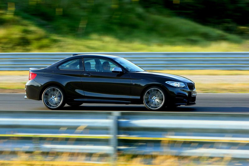 Компания BMW выпустила специальную версию M235i Track Edition